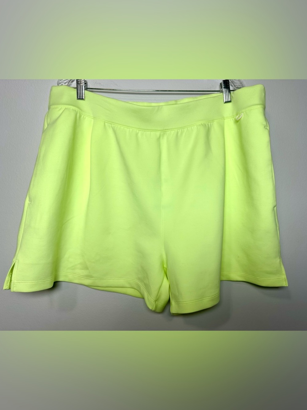 Nike Women's Impossibly Soft Neon Yellow Athletic Shorts Dri-fit size XXL
